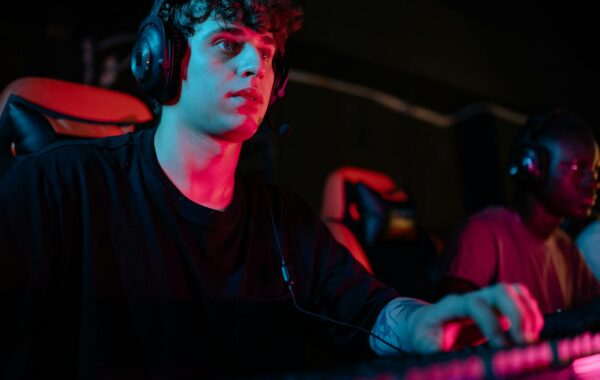 Gamer Challenger: What It Is & How to Become One in 2026