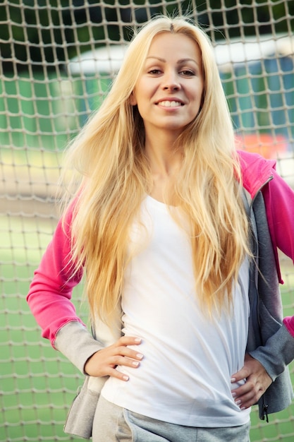 Beverley Allen floral painting close-up