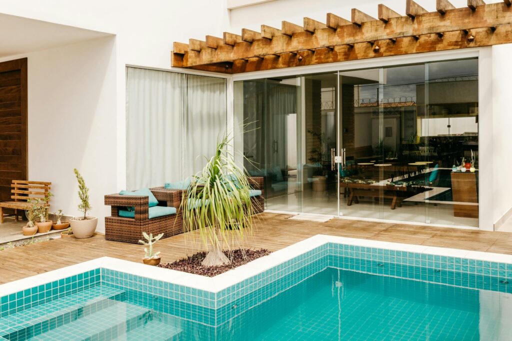 modern outdoor patio rug setting